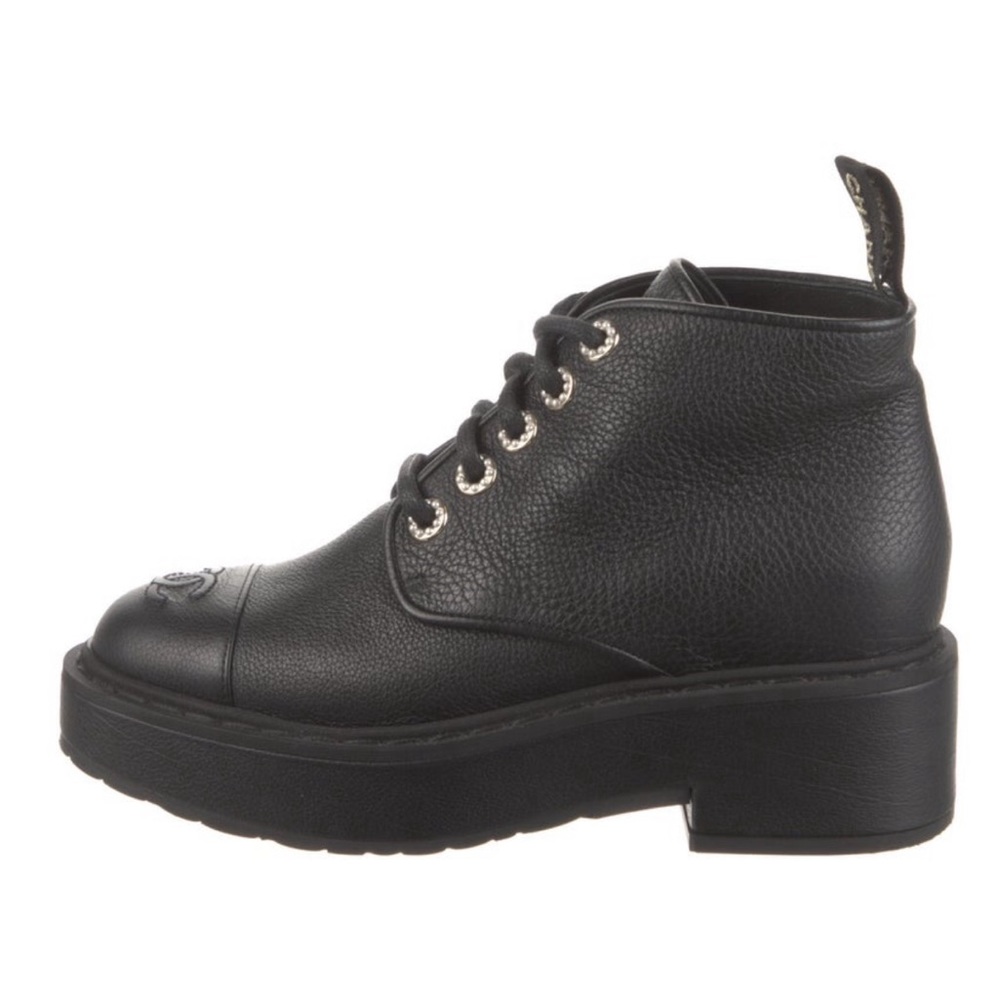Chanel interlocking CC logo Boot